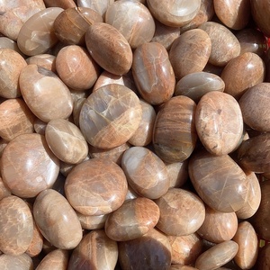 Bán buôn cam tự nhiên đào <span class=keywords><strong>Moonstone</strong></span> pha lê thủ công chạm khắc cọ chữa bệnh đá quý cho trang trí nội thất Quà Tặng - Product Image 1