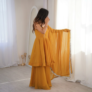 Ensemble Kurta et pantalon traditionnel indien pakistanais en rayonne jaune pour femme, coupe ample longueur cheville avec dupatta pour Diwali - Product Image 3