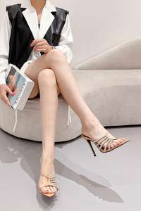 Chaussures de soirée sexy pour femmes nouveau style zapatos de mujer sandales pointues à <span class=keywords><strong>bride</strong></span> arrière talons hauts strass creux stilittlos pantoufle - Product Image 6