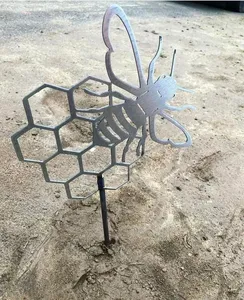 Piquet de jardin en métal en nid d'abeille, décoration de lit à fleurs en métal, signe d'insecte d'extérieur - Product Image 1