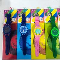 Nouvelle montre à quartz tendance pour homme, boîtier octogonal couleur bonbon, collection centenaire thème chêne, avec coffret cadeau