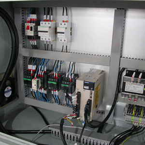 Scie à <span class=keywords><strong>d</strong></span>écouper horizontale automatique FENGKAI SF6060, 12,5 kW, lame de 600 mm, coupe de 300 x 140 mm pour ligne de palettes EPAL, CE - Product Image 3
