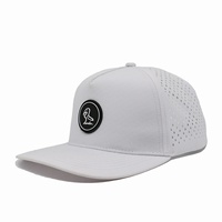 Casquette de baseball snapback unisexe personnalisée de haute qualité en tissu Oxford 100 % polyester à 7 panneaux, avec patch sportif découpé au laser et trous respirants perforés