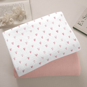 Tissu en crêpe <span class=keywords><strong>double</strong></span> <span class=keywords><strong>gaze</strong></span> 100% coton imprimé cœur doux pour la literie et les vêtements de nuit pour enfants - Product Image 1