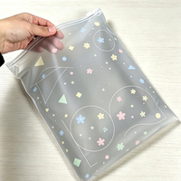 Sacs d'emballage en CPE semi-transparent givré avec fermeture éclair, personnalisés avec motifs imprimés colorés, pour pulls, manteaux et vêtements, vente en gros