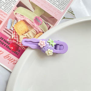 Fanyue personnalisé <span class=keywords><strong>pas</strong></span> <span class=keywords><strong>cher</strong></span> 6cm fraise fleur bébé filles pince à cheveux poignée de cheveux pour enfants 2025 - Product Image 1