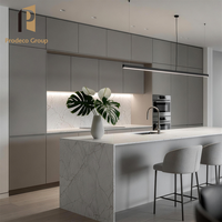 Projet d'appartement de luxe : Ensemble complet de meubles de cuisine modulaires laqués, modernes, avec évier et charnières haut de gamme, à fixation murale