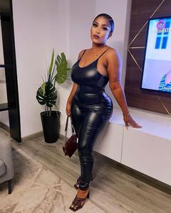 <span class=keywords><strong>Combinaison</strong></span> une pièce sexy en cuir sans manches pour fitness, <span class=keywords><strong>combinaison</strong></span> d'été en vinyle à fermeture éclair et à bretelles spaghetti - Product Image 3