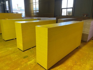 Compensato per Casseforme a 3 Strati Resistente Giallo per Colata di Calcestruzzo Pannello Impermeabile per Casseforme per Costruzioni e Ponteggi - Product Image 6