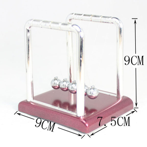 ZD361 卸売 家庭用オフィス用 楽しい振り子ボールおもちゃ 木製ベース 楽しい科学学習デスクおもちゃ ニュートンのゆりかご バランスボール - Product Image 4