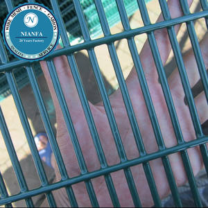 Clôture enduite de PVC de haute sécurité 358 avec treillis et porte antivol de clôture électrique à impulsion haute tension - Product Image 3