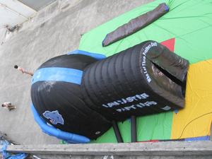 Tapis flottant gonflable en PVC et <span class=keywords><strong>dôme</strong></span> tunnel pour <span class=keywords><strong>piscine</strong></span> jusqu'à 88 po x 104 po x 28,9 po – Divertissement aquatique portable - Product Image 3