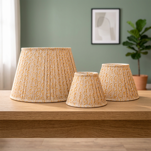 Pantalla de Lámpara de Lino Viscosa con Estampado Floral Amarillo Mostaza |   Pantalla de tela plisada hecha a mano |   Lámpara de mesa, cubierta para lámpara de pie - Product Image 3