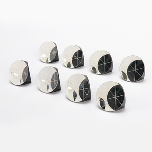 Prisme d'arpentage de verre optique de pyramide de cristal de coin de <span class=keywords><strong>Cube</strong></span> de prix bon marché pour accessoires d'arpentage - Product Image 4