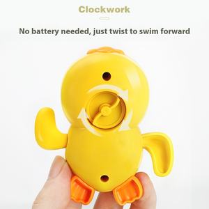 Jouets <span class=keywords><strong>de</strong></span> <span class=keywords><strong>bain</strong></span> en plastique ABS en forme <span class=keywords><strong>de</strong></span> canard jaune Zhiqu, qui font des sons, pour les enfants <span class=keywords><strong>de</strong></span> 5 à 7 ans, motif cœur, jeux aquatiques - Product Image 4