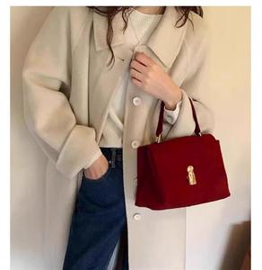 Nouveau Sac Fourre-tout Bandoulière de Luxe Vintage pour Mariée, Sac à Main Portable jusqu'à 1L, Rouge, pour Mariage, Filles, avec Deux Fermetures Éclair en PU - Product Image 2