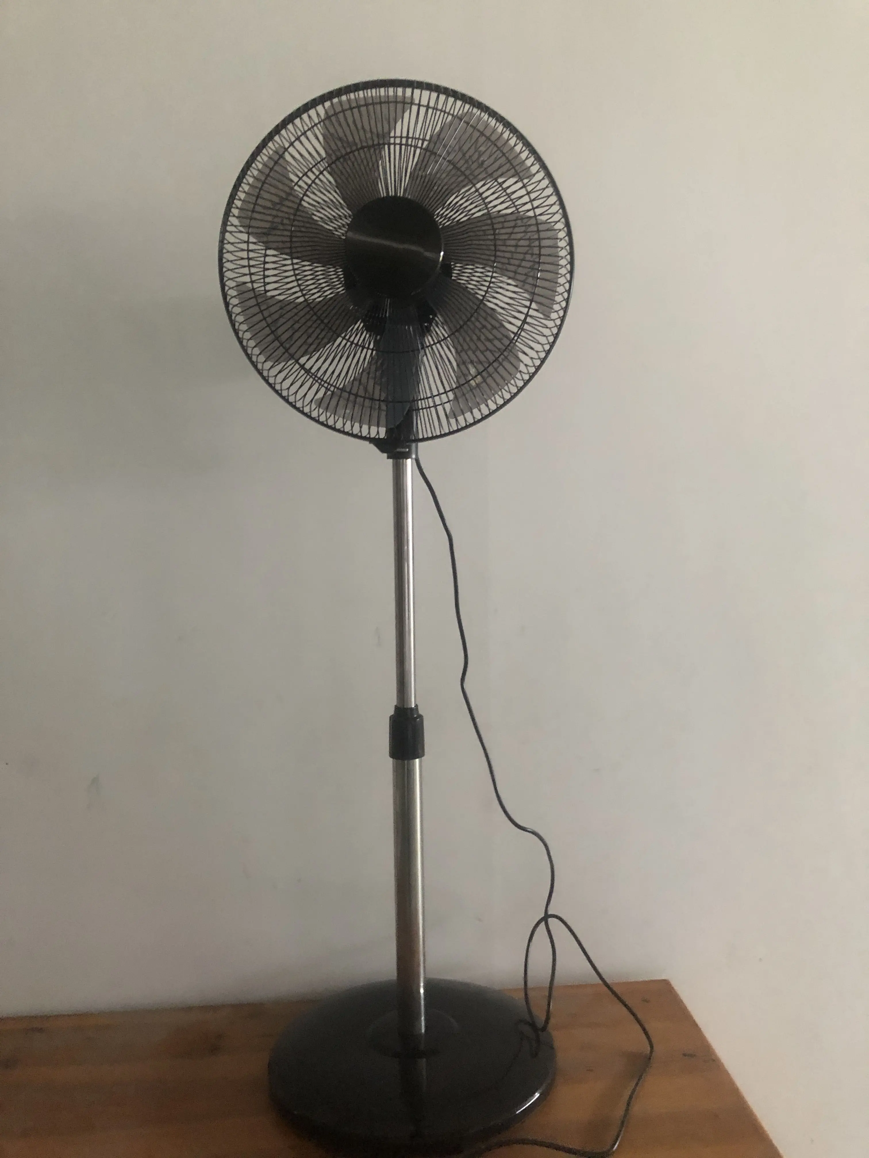 Customized logo adjustable floor fan Height adjustable high wind power floor fan High quality stainless steel stand fan