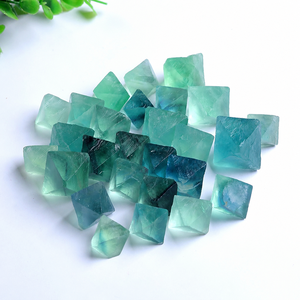 Fluorite Verte Naturelle en Gros, Octaèdre Brut, Spécimen Minéral, Fluorite Brute pour Guérison, Collection et Décoration - Product Image 5
