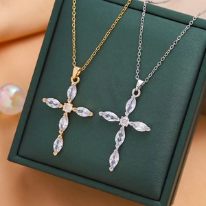 Collana <span class=keywords><strong>da</strong></span> Donna alla Moda con Ciondolo a Croce, Tendenza Femminile, Collana con Catena in Acciaio Inossidabile e Pendente in Rame con Zirconi - Product Image 1