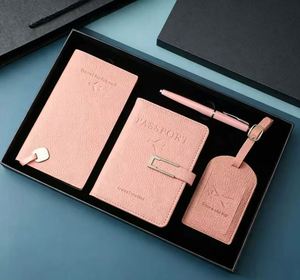 Ensemble cadeau rose : carnet, porte-clés, stylo et étiquette, avec emballage personnalisé pour la promotion de marque et les commandes de cadeaux en gros - Product Image 1