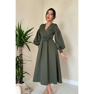 Robe élégante en crêpe kaki, coupe trapèze, col rond, taille naturelle, respirante, robe de cocktail - Product Image 3