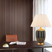 Lampe de table en céramique de style américain, luxe léger, simple, décorative pour chambre à coucher, salon, bureau et modèle moderne