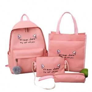 Mochila elegante y duradera de algodón acolchado con estampado floral para mujer, impresa a mano en bloques, portátil, con dos compartimentos. - Product Image 1