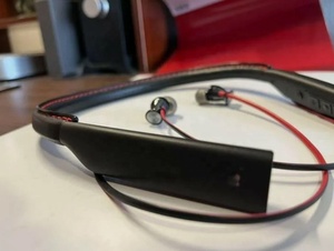 Vente en gros OEM <span class=keywords><strong>Momentum</strong></span> In-Ear Casques de sport sans fil Original Neckband TWS Earbuds 9D Sound Blue-tooth Digital Display Blue - Product Image 3