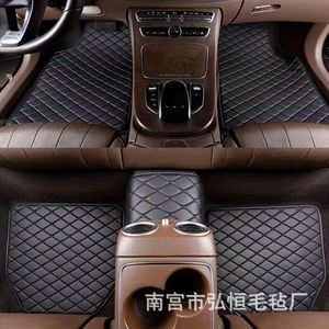 Juego de Cinco Alfombrillas Universales de Cuero para Auto, Diseño Acolchado OLIVER, para Amazon, Ebay y Comercio Exterior - Product Image 2