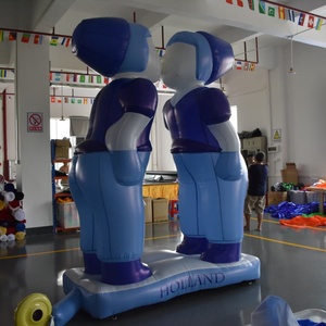 KeepFuns Couple géant gonflable enlacé, costume traditionnel néerlandais, décoration publicitaire pour événements - Product Image 5