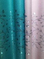 Tissu à motif vigne classique de haute précision, idéal pour les rideaux occultants dans les salons et les chambres.