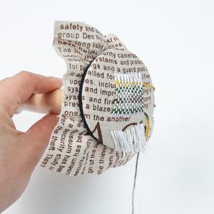 ชุดเครื่องมือเย็บผ้าแบบดั้งเดิม พร้อมเข็มเย็บผ้าหลากสี ที่เก็บเข็ม  วัสดุโลหะ โพลีเอสเตอร์  ยางยืด - Product Image 5