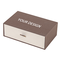 Scatola Regalo di Lusso Personalizzata con Cassetto, in Carta Marrone Effetto Litchi, Confezione Rigida Estraibile con Logo Goffrato, Produzione OEM per Piccoli Lotti