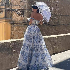 Vestido de Noche Largo de Organza con Estampado Floral y Hombros Descubiertos para Mujer, con Cintura Imperio, Sin Mangas y Capa Transparente, Ideal para Fiestas - Product Image 2