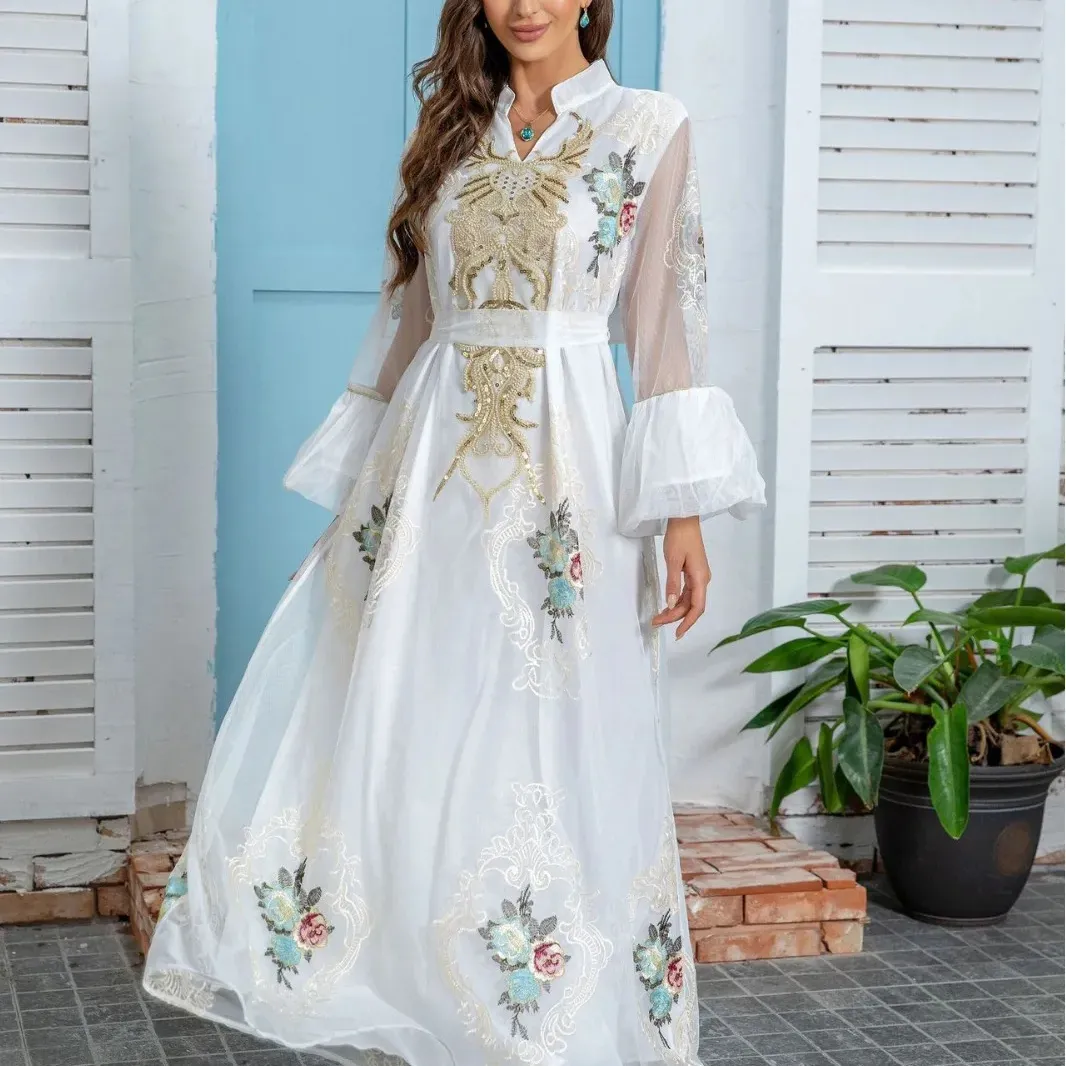2024 मध्य पूर्व महिलाओं की मुस्लिम शाम की पोशाक मनके कढ़ाई वाली पोशाक
