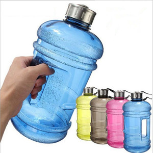 Bouteilles d'eau de sport de plein air personnalisées de grande capacité 2,2 L pour l'entraînement physique, haltères de gym, demi-gallon avec poignée - Product Image 1
