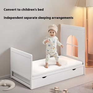 人気商品 ヨーロッパスタイル 6 in 1 ホワイト木製ベビーベッド 新生児 男の子向け 寝具セット付き 多機能 豪華ベビーベッド - Product Image 5