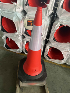 Cône <span class=keywords><strong>de</strong></span> signalisation routière réfléchissant en PVC pour la sécurité routière, la construction et les travaux, avec PE pour les avertissements routiers - Product Image 4