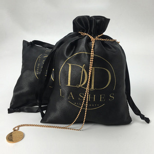 Sac à bijoux en tissu satiné de soie personnalisé de luxe, simple, de haute qualité, avec logo imprimé sur mesure et cordon de serrage - Product Image 5