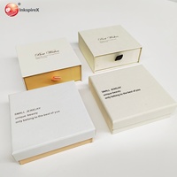 Boîte à bijoux en papier avec logo personnalisé imprimé en feuille d'or rose, boîte à anneaux avec couvercle et base, boîte cadeau pour bijoux