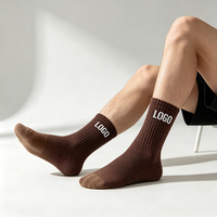 Chaussettes mi-mollet en coton peigné à côtes verticales avec logo imprimé personnalisé, tons terreux, pour le quotidien et le streetwear décontracté