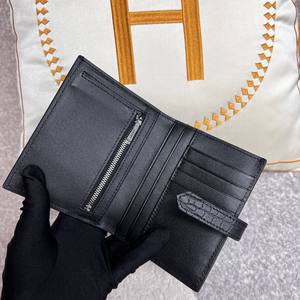 Cartera Corta de Piel de Cocodrilo de Lujo |   Monedero plegable duradero con botón a presión para hombres y mujeres - Product Image 2