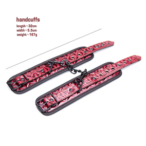 Menottes en cuir de crocodile copiées pour jeu sexuel Équipement de bondage BDSM pour jeux de rôle <span class=keywords><strong>et</strong></span> aventures érotiques - Product Image 5
