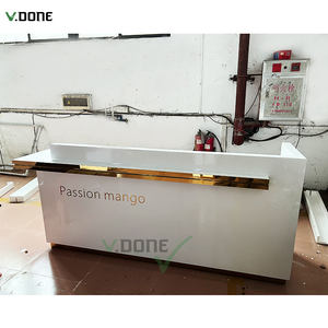 Escritorio de recepción de esmalte de uñas de lujo dorado blanco personalizado mostrador de recepción de clínica pequeño moderno para peluquería de belleza para sala de estar - Product Image 2