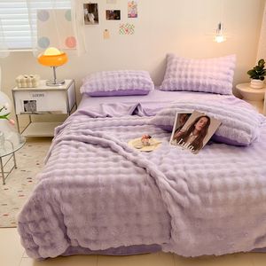 热销纯色保暖柔软双面毛毯泡泡保暖可爱兔毛毛毯家用 - Product Image 5