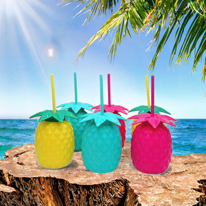 L124 Factory Direct 600ml Disposable Pineapple Shape Plastic Tumbler <b>Mug</b> with Straw for Presents - Product Image 3