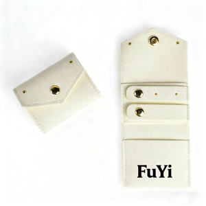 Pochette à bijoux en suède microfibre, fermeture à bouton pression en métal doré à rabat triangulaire, double compartiment pour boucles d'oreilles - Product Image 3