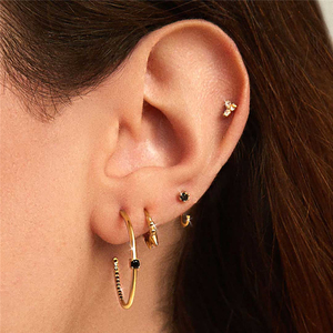 ต่างหูเพชรหลากสีรูปตัว C ชุบทอง 18k ยี่ห้อ ROXI Fashion สำหรับผู้หญิง - Product Image 5