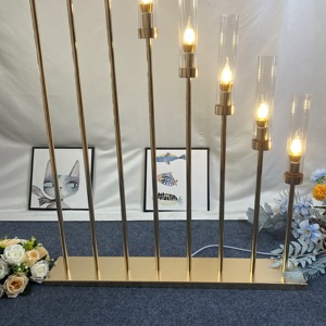 Vente en gros d'usine, chandelier à 8 bras en métal doré et acrylique, porte-<span class=keywords><strong>bougie</strong></span> haut, <span class=keywords><strong>centre</strong></span> <span class=keywords><strong>de</strong></span> <span class=keywords><strong>table</strong></span> pour Noël et mariage - Product Image 4