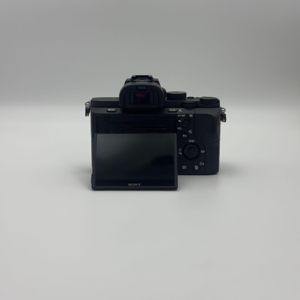 Appareil photo hybride <span class=keywords><strong>Sony</strong></span> A7 II d'occasion, <span class=keywords><strong>Sony</strong></span> A7 II d'occasion avec batterie et chargeur, appareil photo hybride d'occasion avec emplacement pour carte SD - Product Image 2